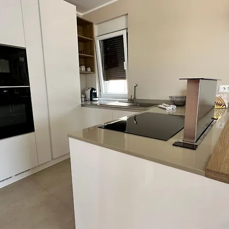 Ap Contessa * Bužinija